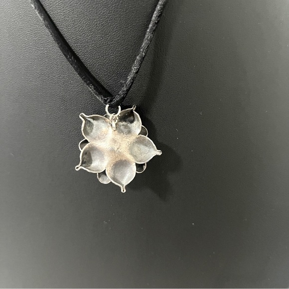 Lotus Flower Oxidized Pendant Choker Necklace Black Cord Bohemian Casual Art - Picture 5 of 7